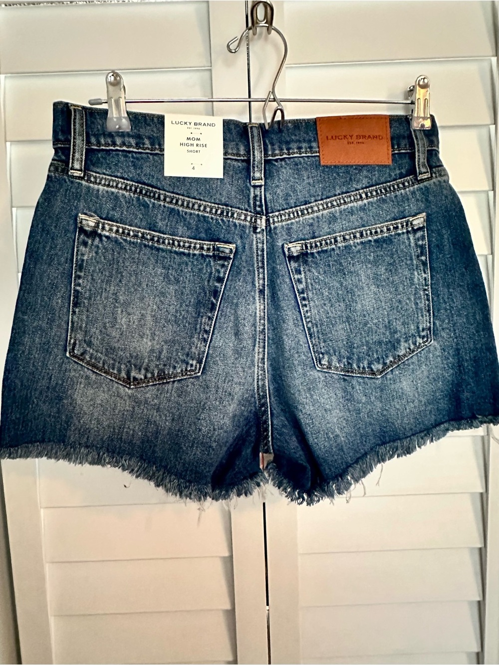 NWT Lucky Brand Women’s Mom High-Rise Denim Shorts - Medium Blue Wash